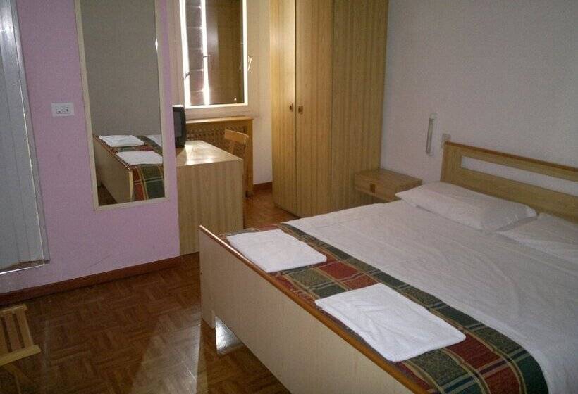 ホテル Giovannina