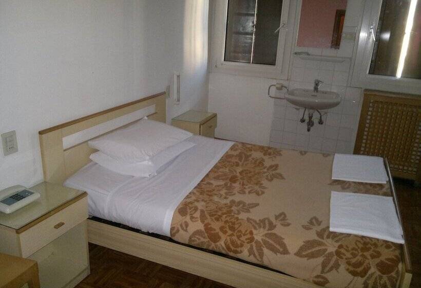 ホテル Giovannina