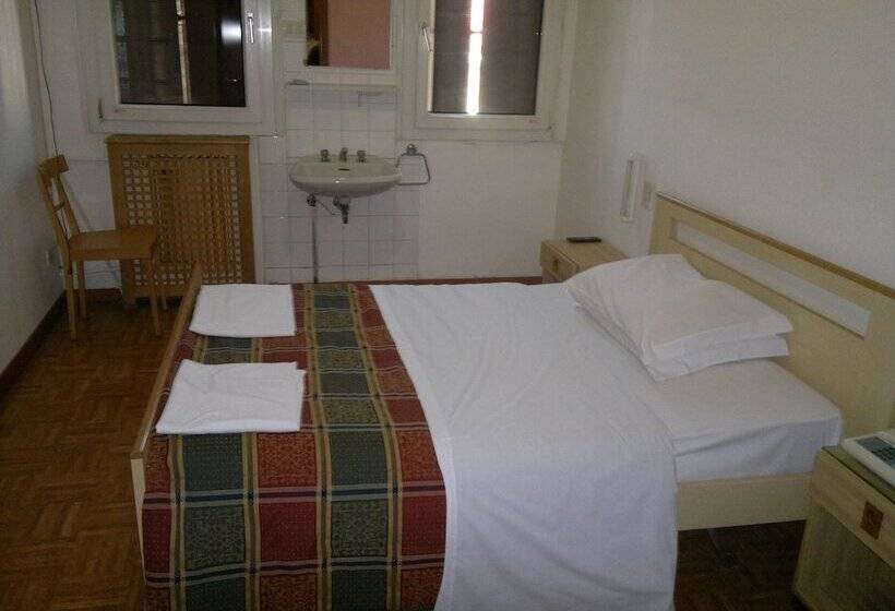 ホテル Giovannina