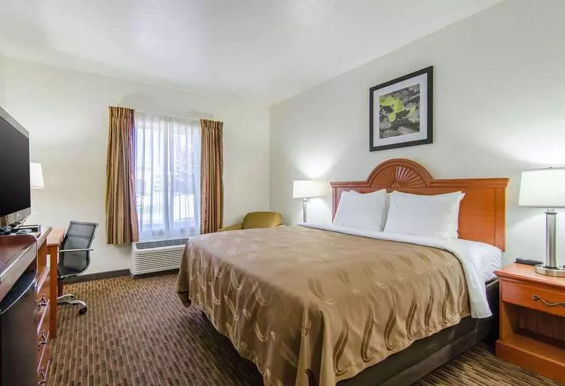 Отель Quality Inn Junction City Near Fort Riley