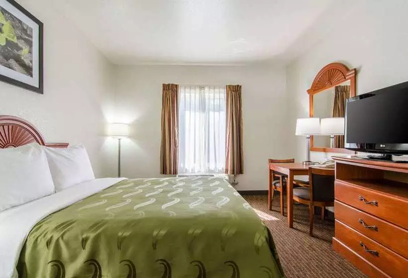 Отель Quality Inn Junction City Near Fort Riley