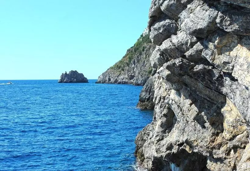 فندق Torre Saracena