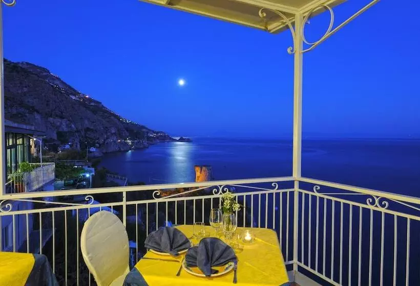 فندق Torre Saracena