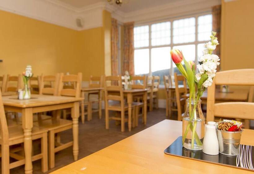 Yha Ravenstor Hostel