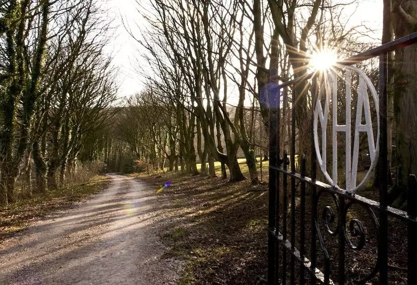 Yha Ravenstor Hostel