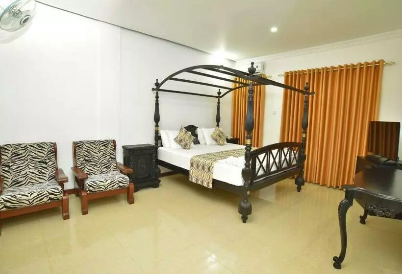 ホテル Queensbury Malabe