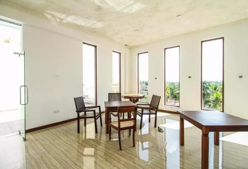 ホテル Queensbury Malabe