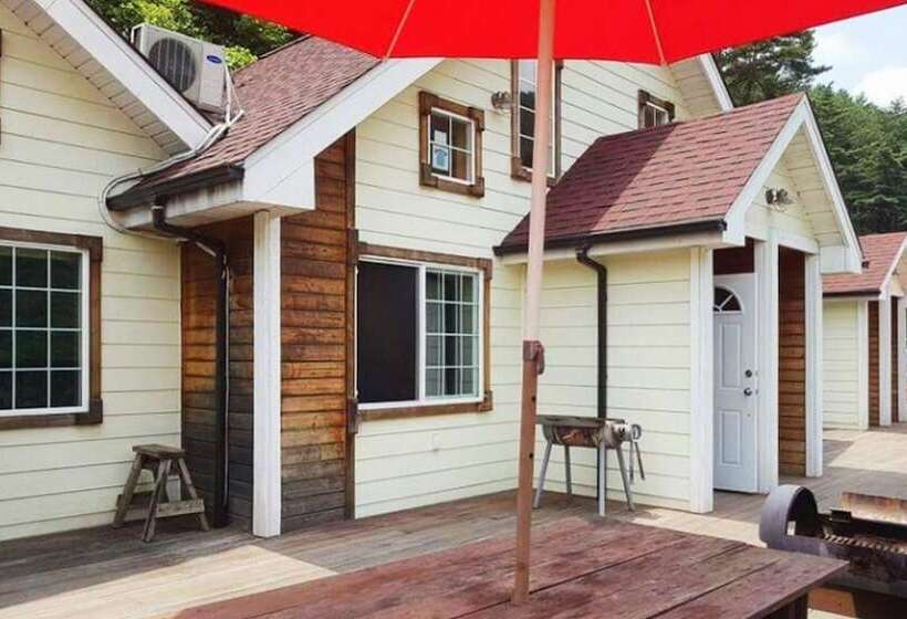 בית מלון כפרי Yeongwol Donggang Castle Pension