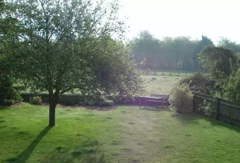 Aamiaismajoitus (B&B) Well Cottage B And B