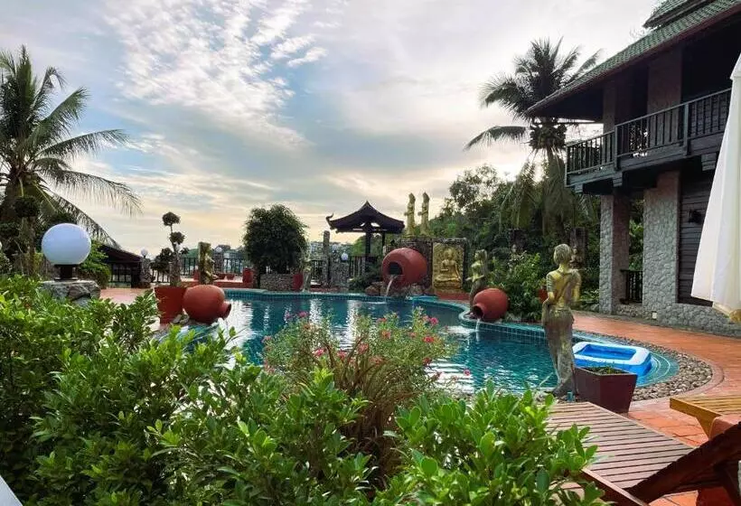 Boomerang Village Resort Kata