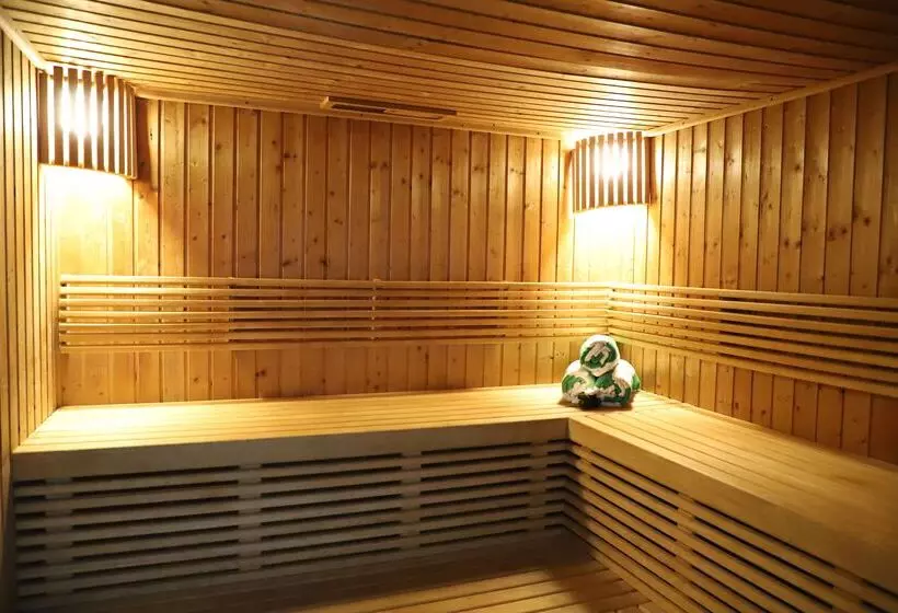 Diani Reef Beach Resort & Spa