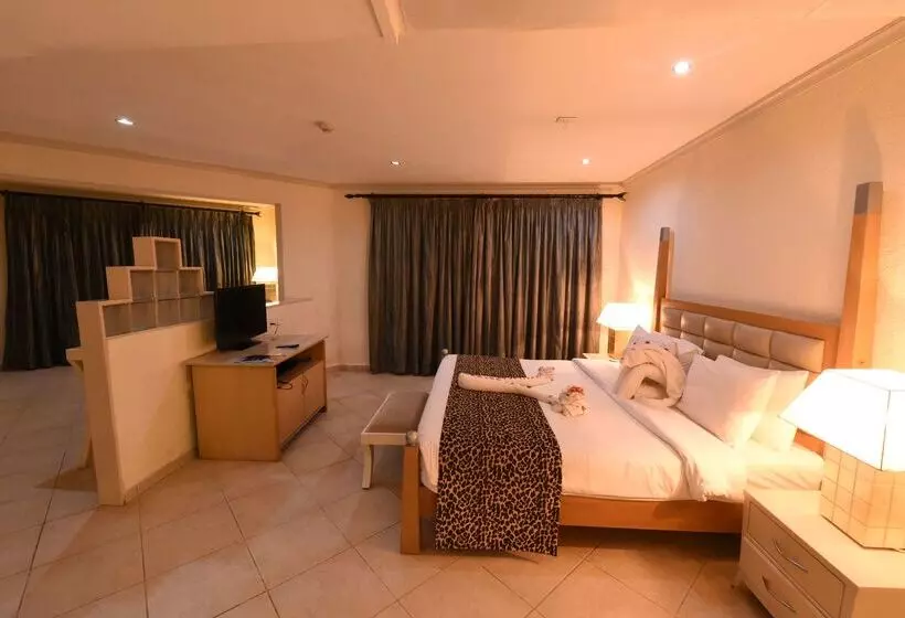 Diani Reef Beach Resort & Spa