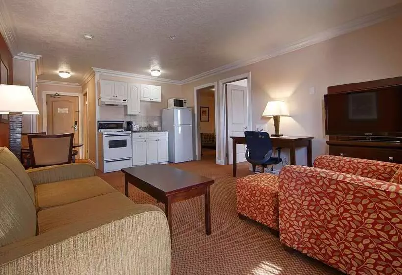 Best Western Plus Mirage Hotel And Resort