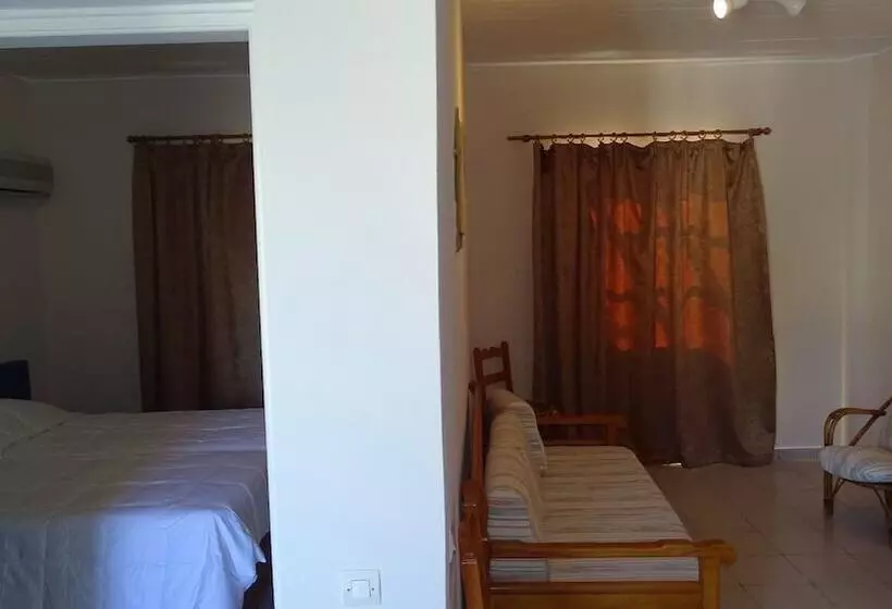 هتل Boulafendis On Alinda Beach Leros