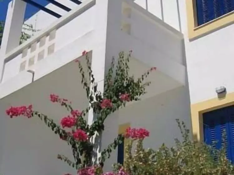 هتل Boulafendis On Alinda Beach Leros