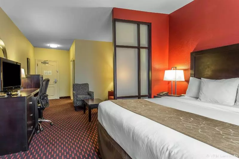Отель Comfort Suites Florence I95