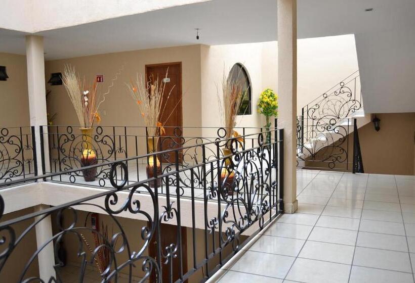 فندق Conquistadores