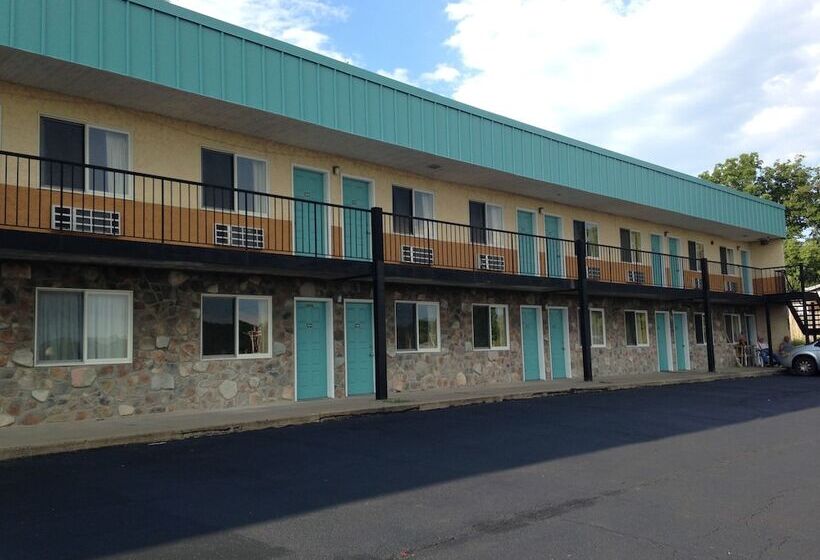 בית מלון כפרי Super 8 By Wyndham Hazleton