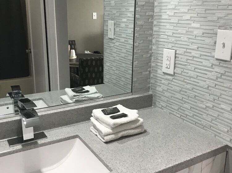 בית מלון כפרי Super 8 By Wyndham Hazleton