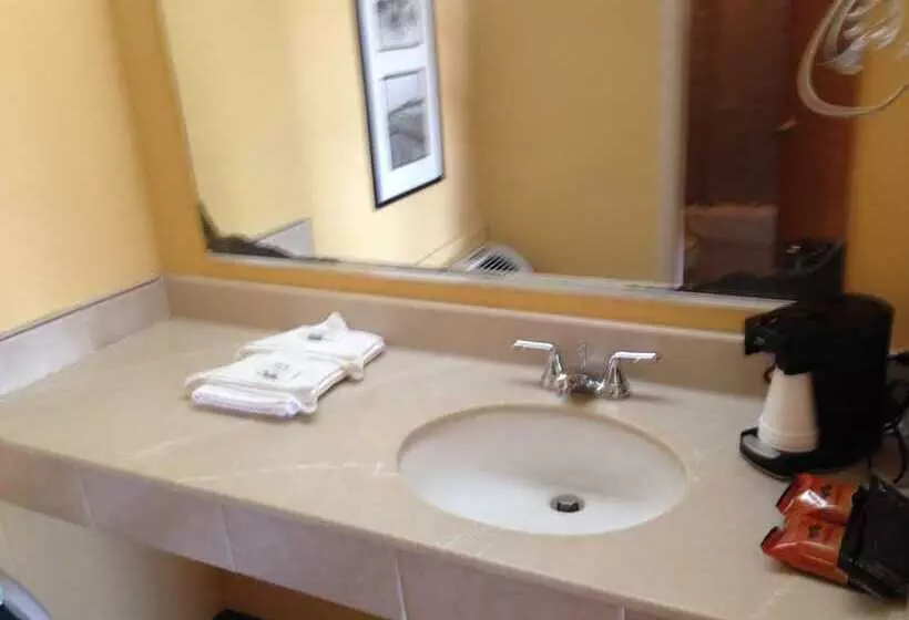 ホテル Super 8 By Wyndham Hazleton