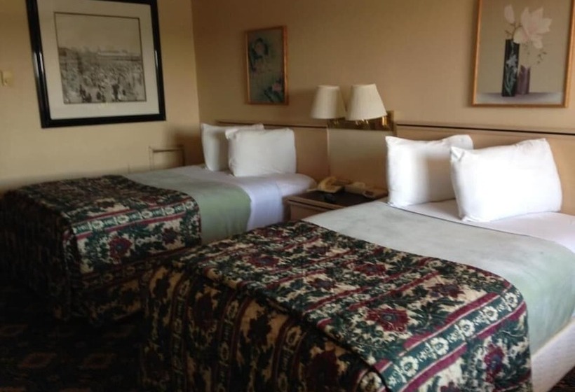 בית מלון כפרי Super 8 By Wyndham Hazleton