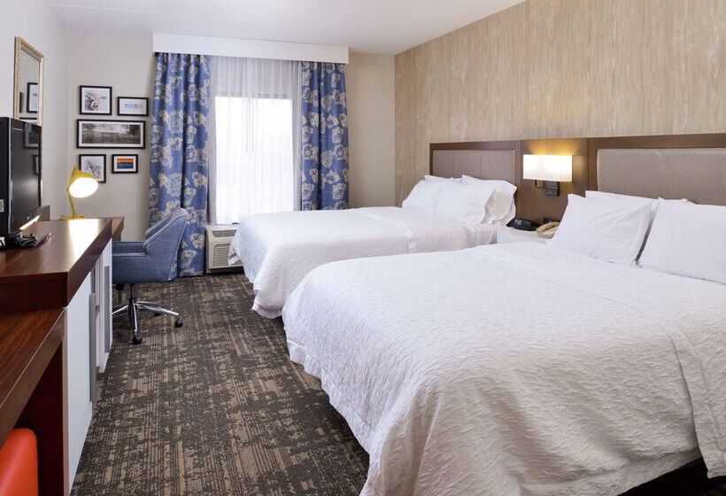 בית מלון כפרי Hampton Inn & Suites Wilmington