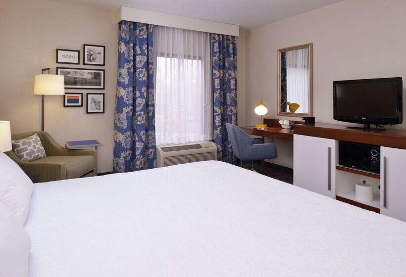 בית מלון כפרי Hampton Inn & Suites Wilmington