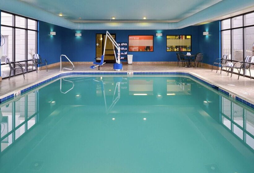 בית מלון כפרי Hampton Inn & Suites Wilmington