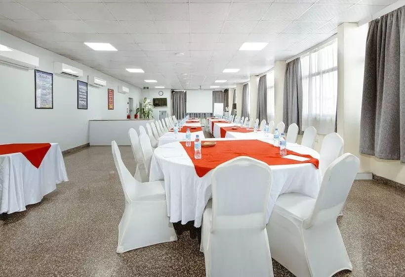 هتل Holiday Inn Dar Es Salaam, An Ihg