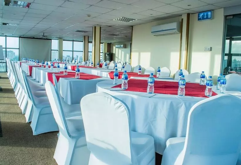 هتل Holiday Inn Dar Es Salaam, An Ihg