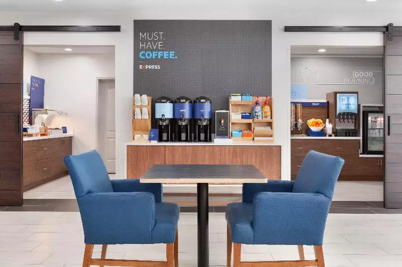 ホテル Holiday Inn Express & Suites Merced   Yosemite Natl Pk Area, An Ihg