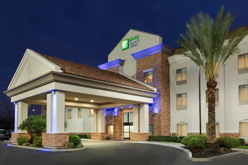 ホテル Holiday Inn Express & Suites Merced   Yosemite Natl Pk Area, An Ihg