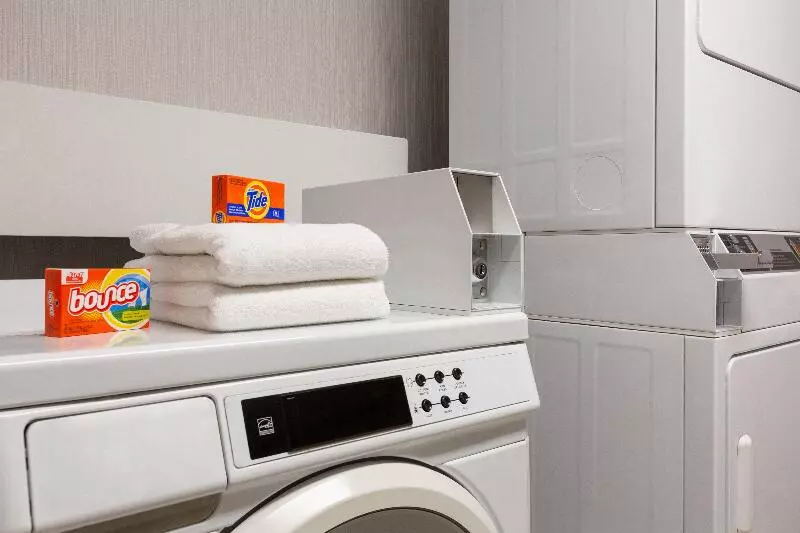 ホテル Holiday Inn Express & Suites Merced   Yosemite Natl Pk Area, An Ihg