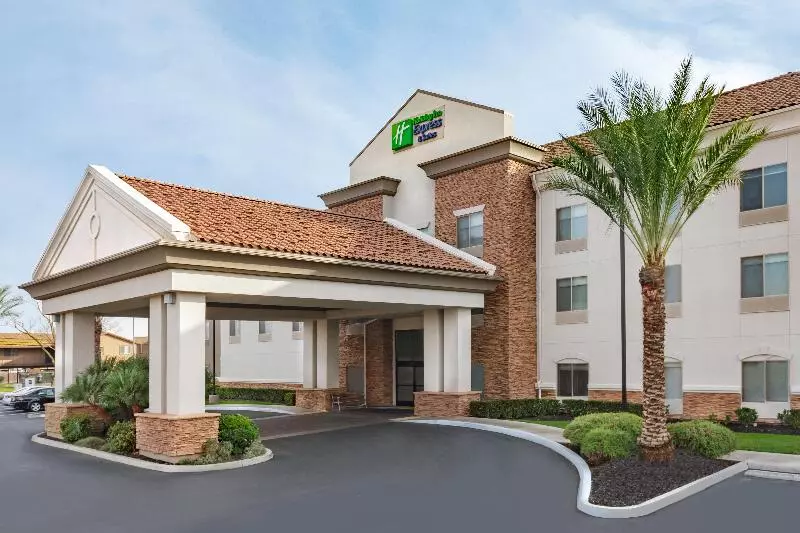 ホテル Holiday Inn Express & Suites Merced   Yosemite Natl Pk Area, An Ihg