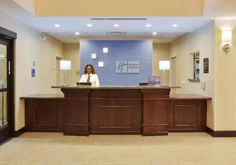 ホテル Holiday Inn Express & Suites Merced   Yosemite Natl Pk Area, An Ihg