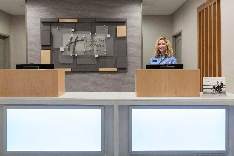 ホテル Holiday Inn Express & Suites Merced   Yosemite Natl Pk Area, An Ihg