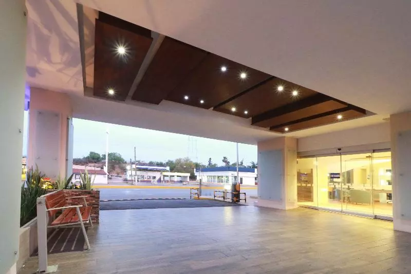 Hôtel Holiday Inn Express Piedras Negras, An Ihg