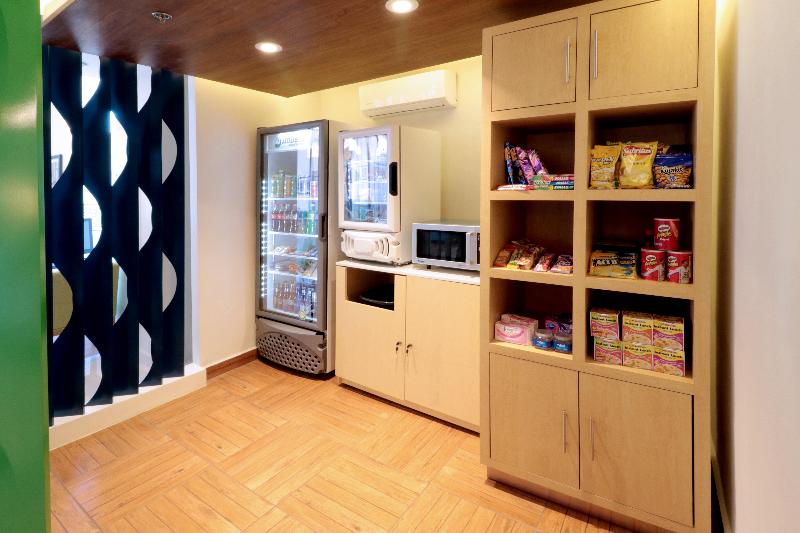 هتل Holiday Inn Express Piedras Negras, An Ihg