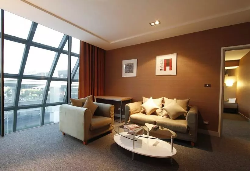 Hotel Miracle Transit