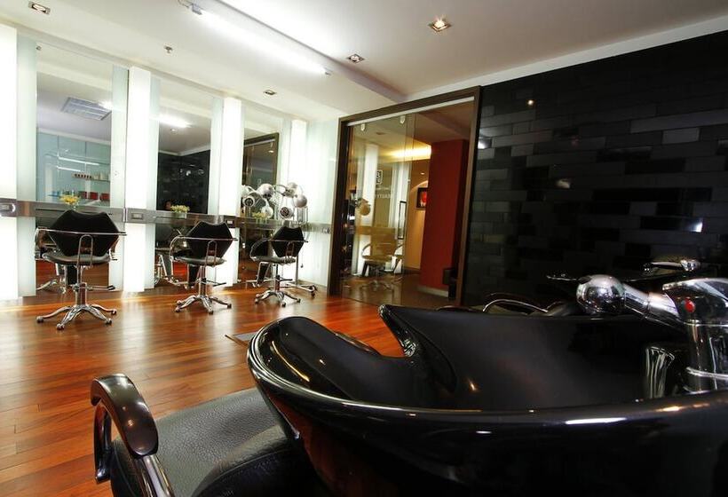 בית מלון כפרי Miracle Transit