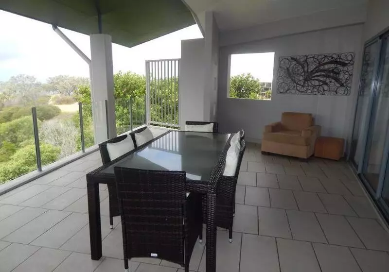 Отель Pavillions On 1770