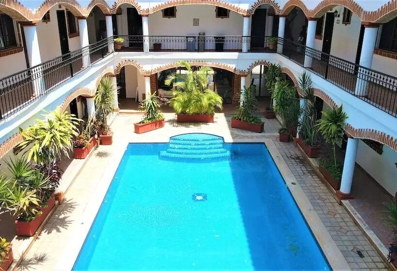 هتل Colonial Playa Del Carmen