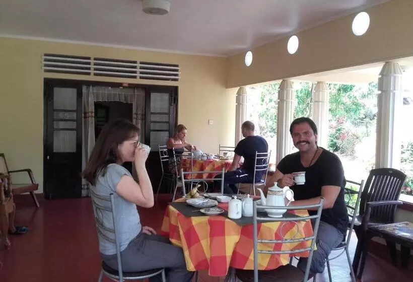 ペンション Sujatha Villa Paradise