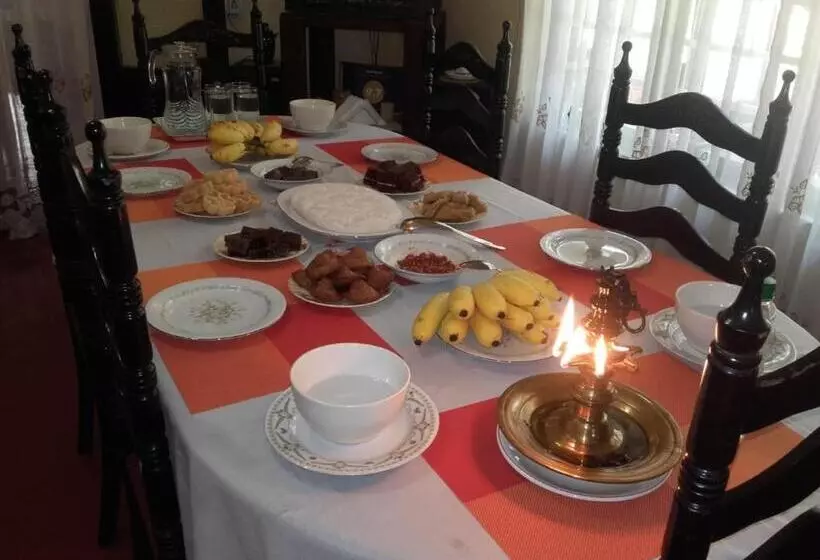 ペンション Sujatha Villa Paradise