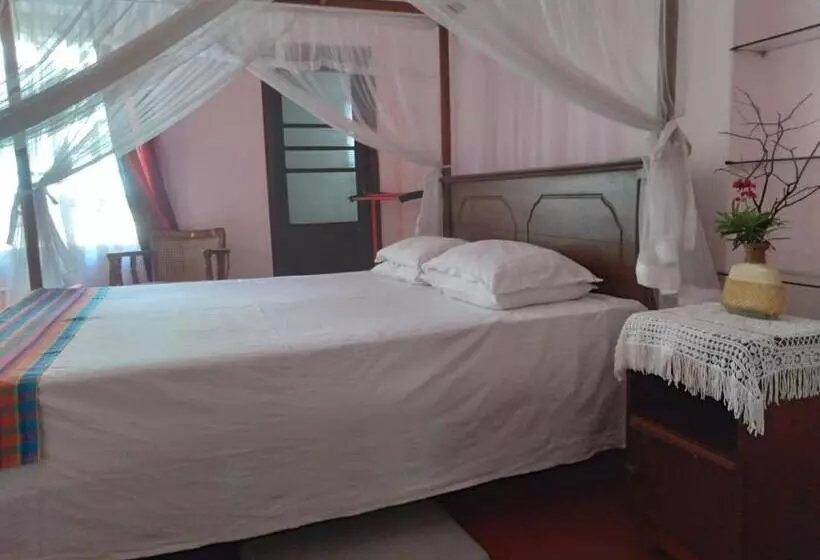 ペンション Sujatha Villa Paradise