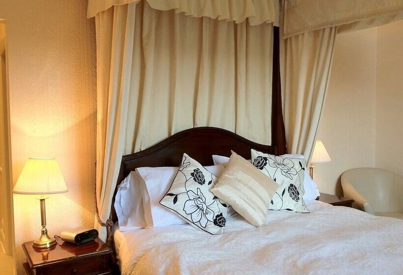 تختخواب و صبحانه Ascot House