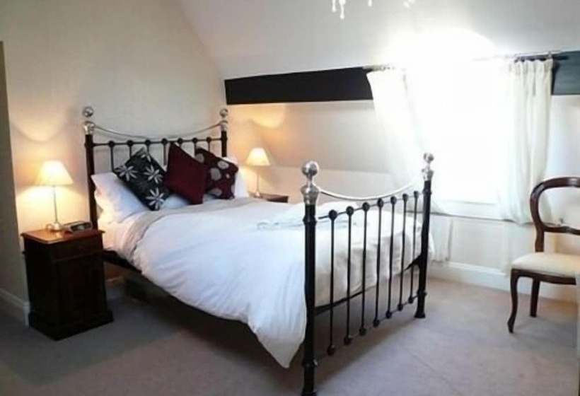 تختخواب و صبحانه Ascot House