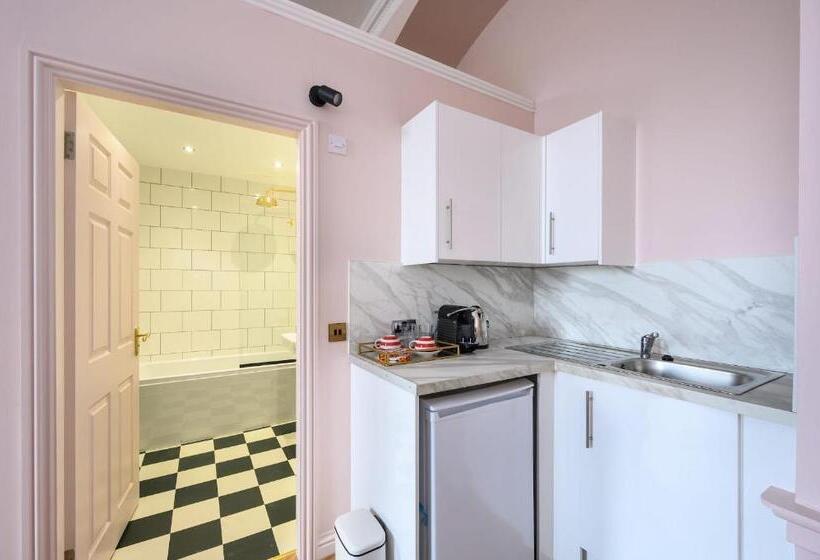 ベッドアンドブレックファースト Queen Charlotte Guesthouse