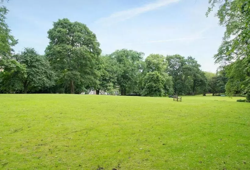 住宿加早餐  Queen Charlotte Guesthouse