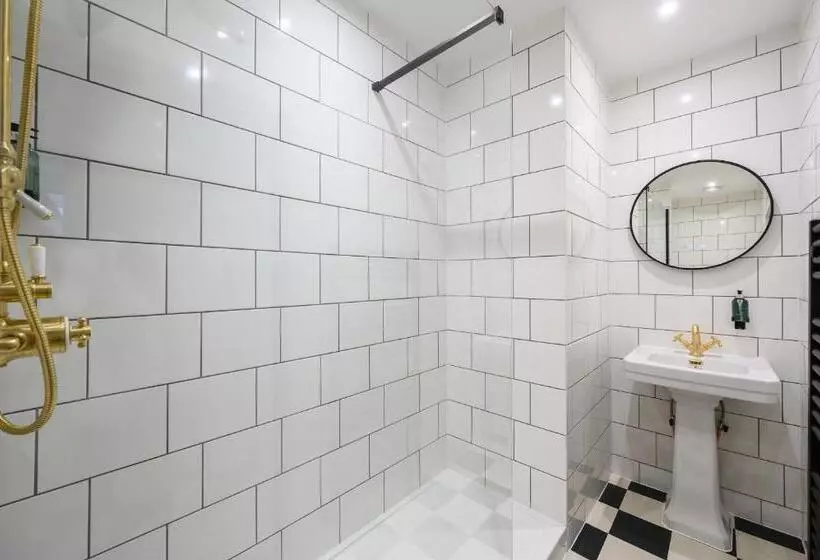 住宿加早餐  Queen Charlotte Guesthouse